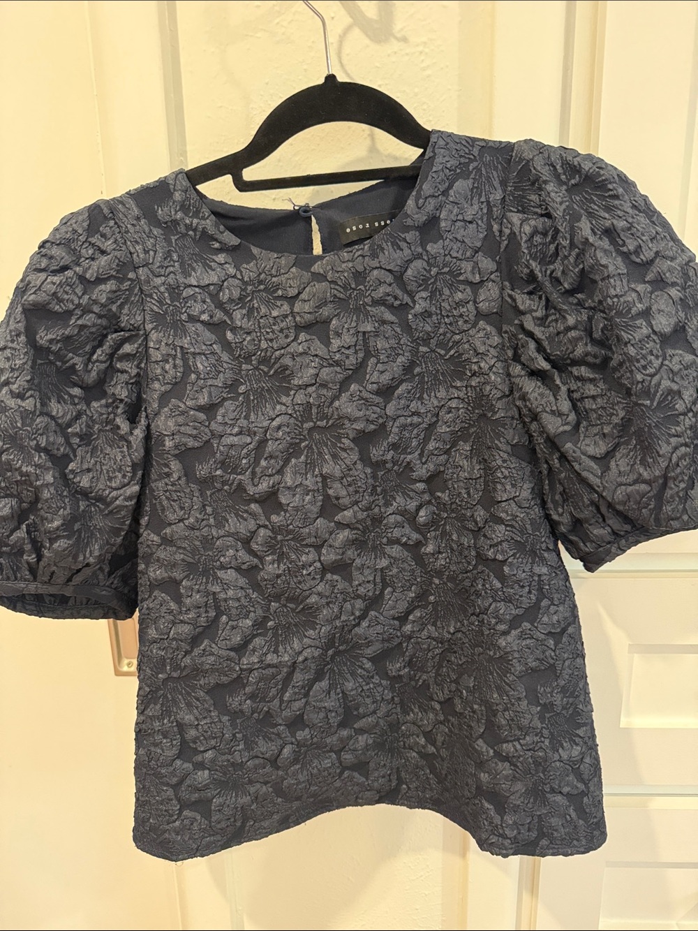 Endless Rose XS Navy Floral Puff-Sleeve Top